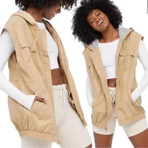 New with Tags! Aerie Offline, Women’s Size XL, Tan Hooded Vest with Pockets.